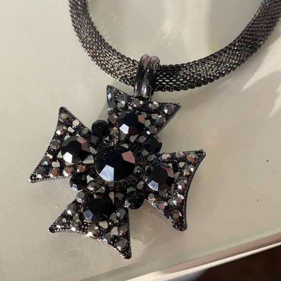 Swarowski Limited Edition Black Cross - Picture 1 of 6